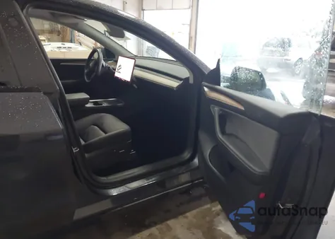 2025 Tesla Model Y Long Range Dual Motor All-Wheel Drive from USA, damaged, VIN 7SAYGDEE0SF294680